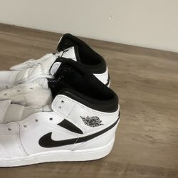 Brand New No Shoestrings 4.5y