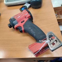 Milwaukee 1/4 Impact Driver 115672is