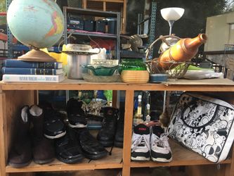 Zapatos, botas ,trastes ,mapamundi y más $1