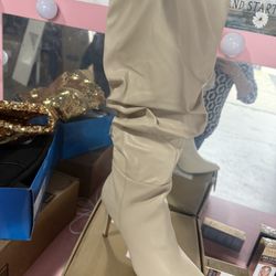 Women's boot, size 12, new