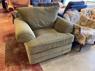 BASSETT Oversized Green Cozy Chair