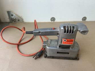 Vintage Black & Decker U-240 Deluxe Dual Action Sander – $15