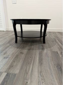 Round coffee table