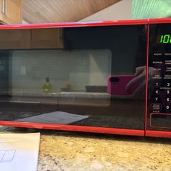 Mainstays red 0.7 cu ft microwave
