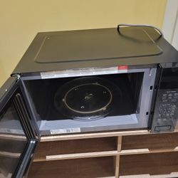 New GE microwave Built In 
