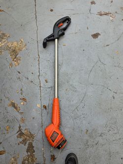 Black and Decker Corded Trimmer