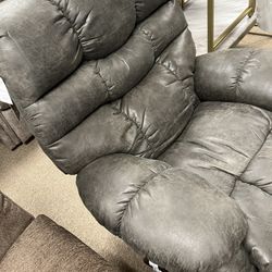 Absolutely Gorgeous Plush Recliner 