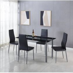 Dining Room Table Seats 4 