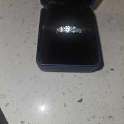 Women's Diamond Ring