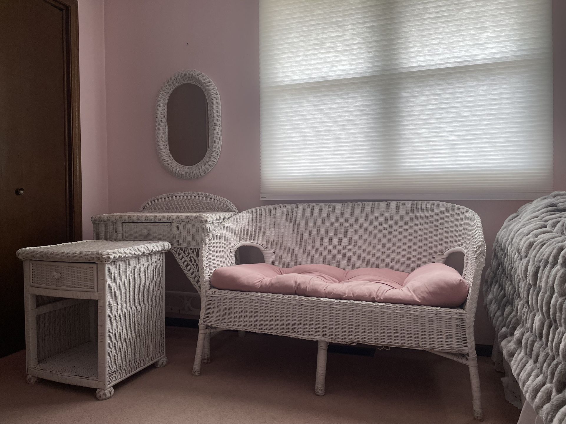 White Wicker Furniture