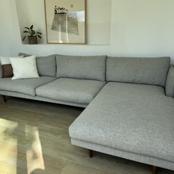 Article Sectional sofa 