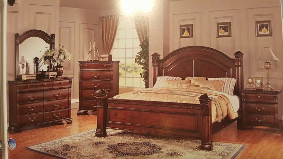 Queen bedroom