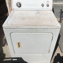 Dryer: Used Roper