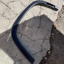 2021-2024 JEEP WAGONEER FENDER MOLDING OEM 