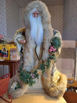 Old St Nick Decor 