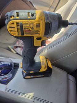 Impact drill 20v Dewalt. Plus battery/charger