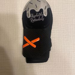 Absolutely Ridiculous Youth Baseball Molten Metal Sliding Mitt NEW 