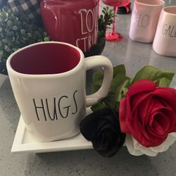 Rae Dunn Hugs & Kisses Mug