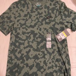 Nike Camo Shirt New Size Small 