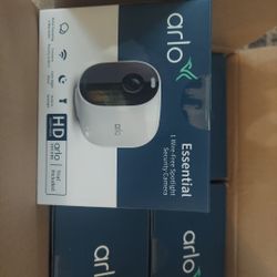 Brand-new 4 Pk Arlo Essential Spot Lights With 2 Solar Pannels Included!