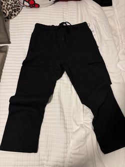 Size L essential sweatpants
