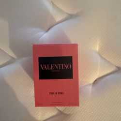 Valentino Donna Born in Roma Perfume