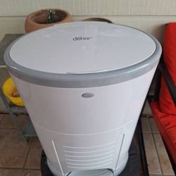 Dekor Plus Diaper Pail - Make Offer 