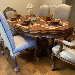Elegant French Provincial Dining Table & 6 Chairs