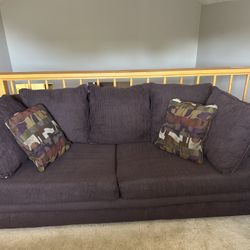 Cute & Comfy Couch & Loveseat