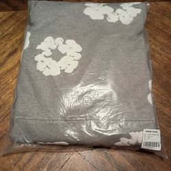 Grey Cotton Wreath Graphic Hoodie – New