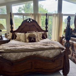 Gorgeous! Michael Amini / Aico “ Eden “ King Size Bedroom Set!