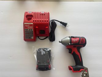 Milwaukee M18 3/8” Impact Wrench Kit
