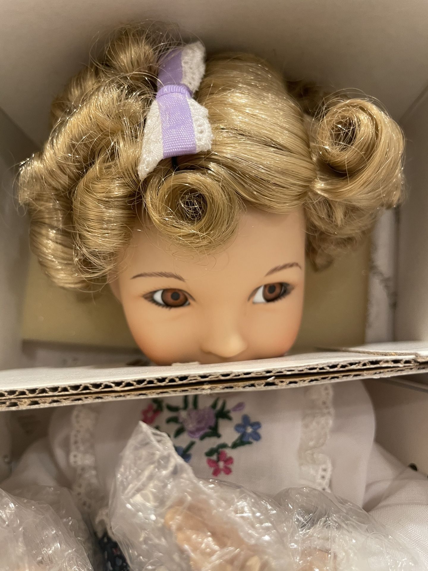 Ashton Drake Goldilocks Porcelain Doll 14" Knowles 4640B Vintage COA-OPEN BOX. The box was just opened to take the pictures and appears the doll has n