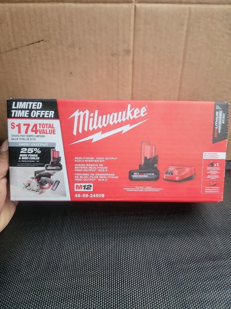MILWAUKEE M12 12-VOLT LITHIUM-ION XC HIGH OUTPUT 5.0 AH BATTERY PACK WITH CHARGER STARTER KIT 