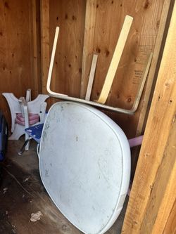 White And Pink Kid Table