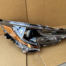 Headlight For 2023 2024 Toyota Corolla LE Passenger Driver 