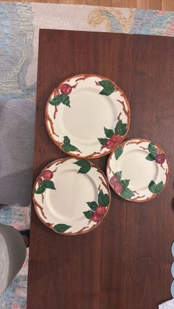 Apple Stoneware Dinner and Salad Plates