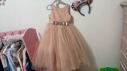 Girl dress size 6