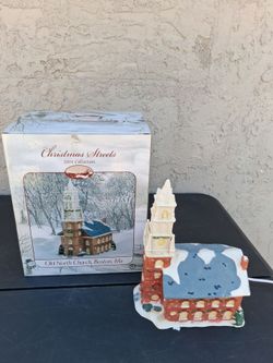 Old North Church Figure!Figura p Navidad! Good Condition/ Buenas Condiciones!