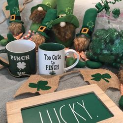 St. Patrick’s Party Irish  Mugs Garland Leprechauns Shamrock RAE DUNN Lucky Sign Decor NEW