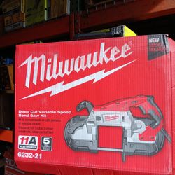 MILWAUKEE 11 Amp Deep Cut Band Saw with Hard Case