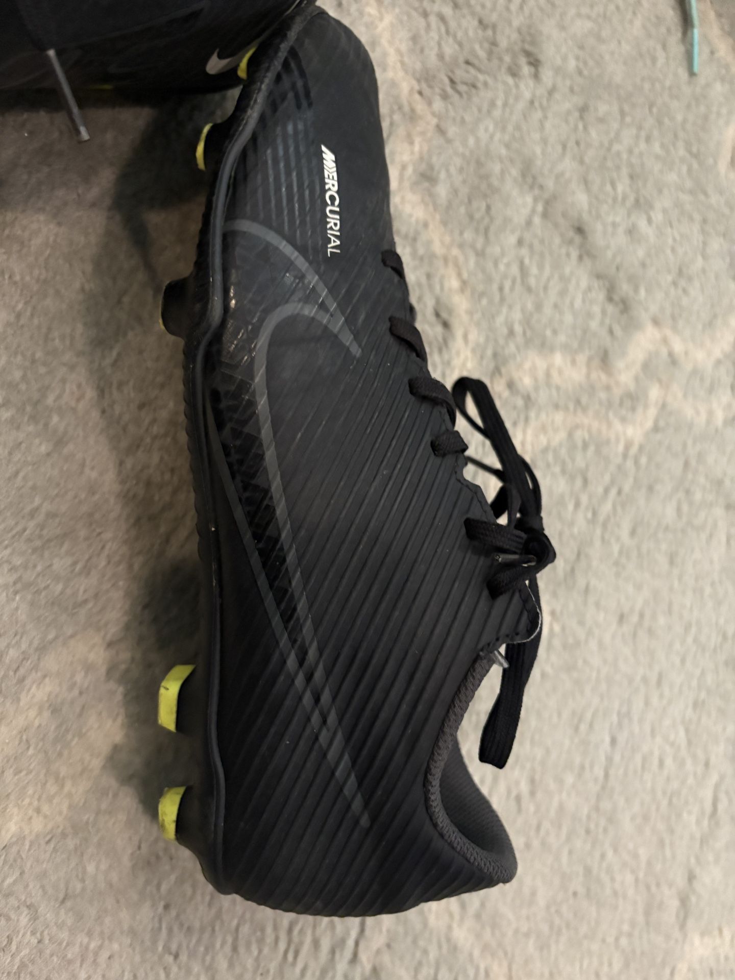 Nike Girls Soccer Cleats 7