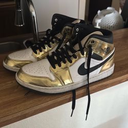 Air Jordan Mids