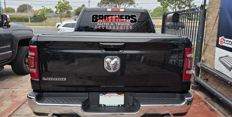 Tonneau Cover Flush Hard Bed Cover Tri-Fold Matte Finish Tapaderas Al Raz  Bakflip MX4 