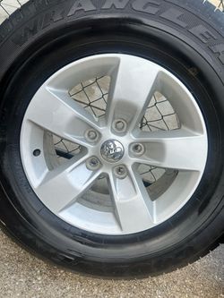 Dodge ram tires/rims P265/70R17
