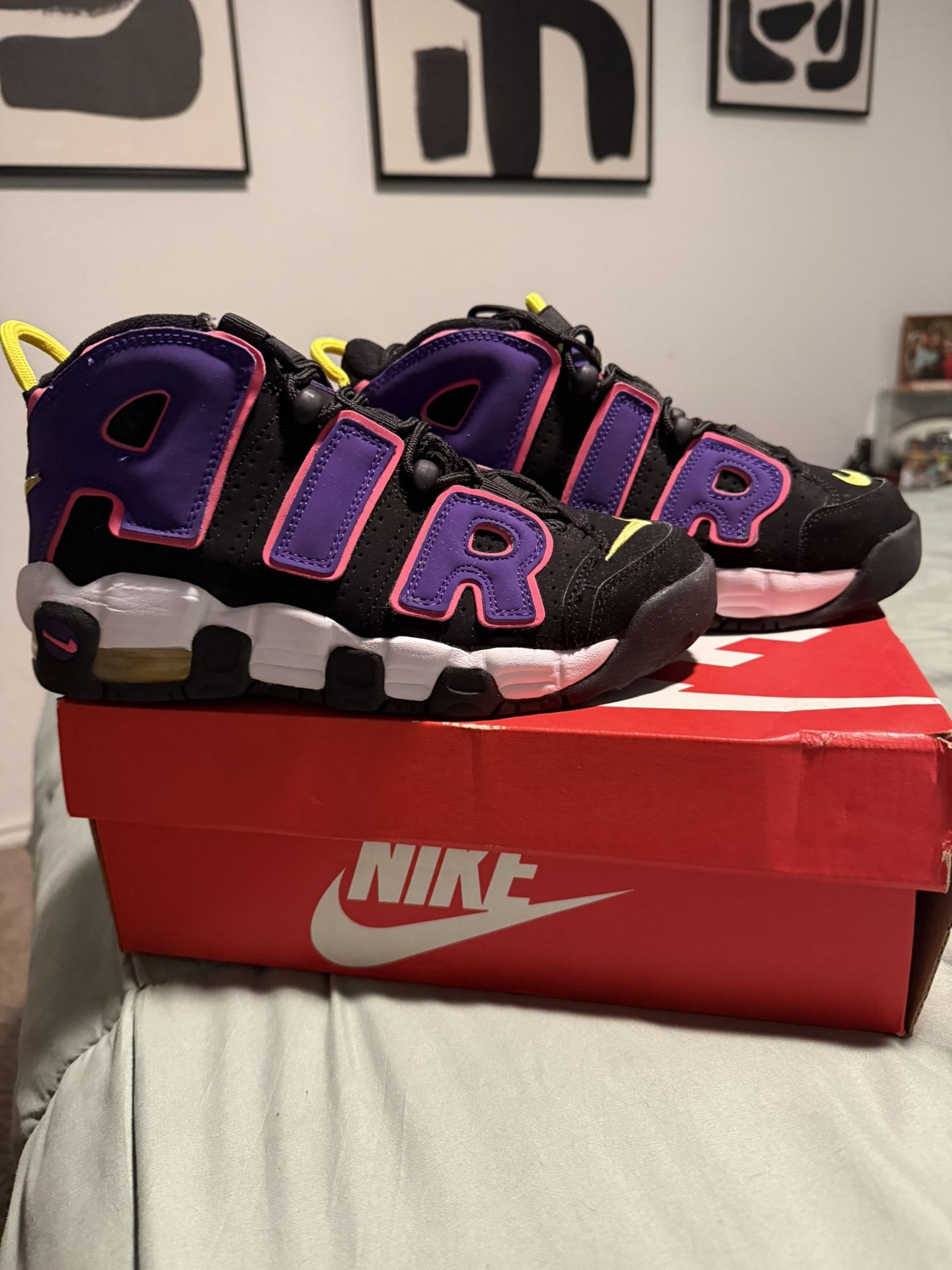Kids Nike AIR Shoes - SIZE 5.5Y