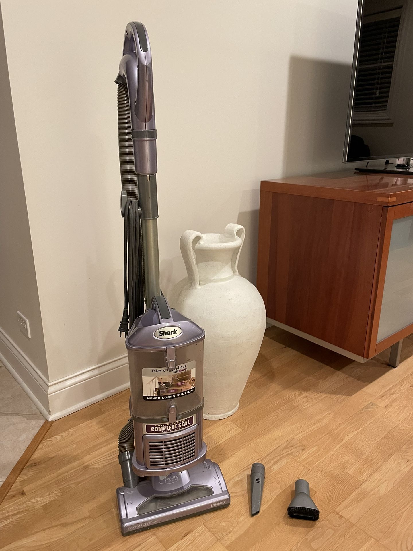 Shark Navigator Lift-Away Vacuum Cleaner