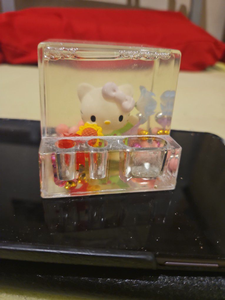 Hello Kitty Pencil Stand