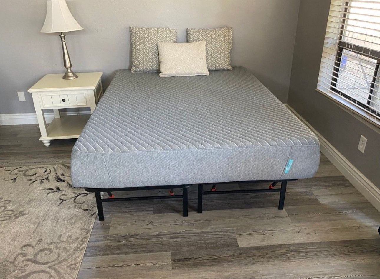 Siena Memory Foam Mattress, Queen, Like New, Perfect Condition