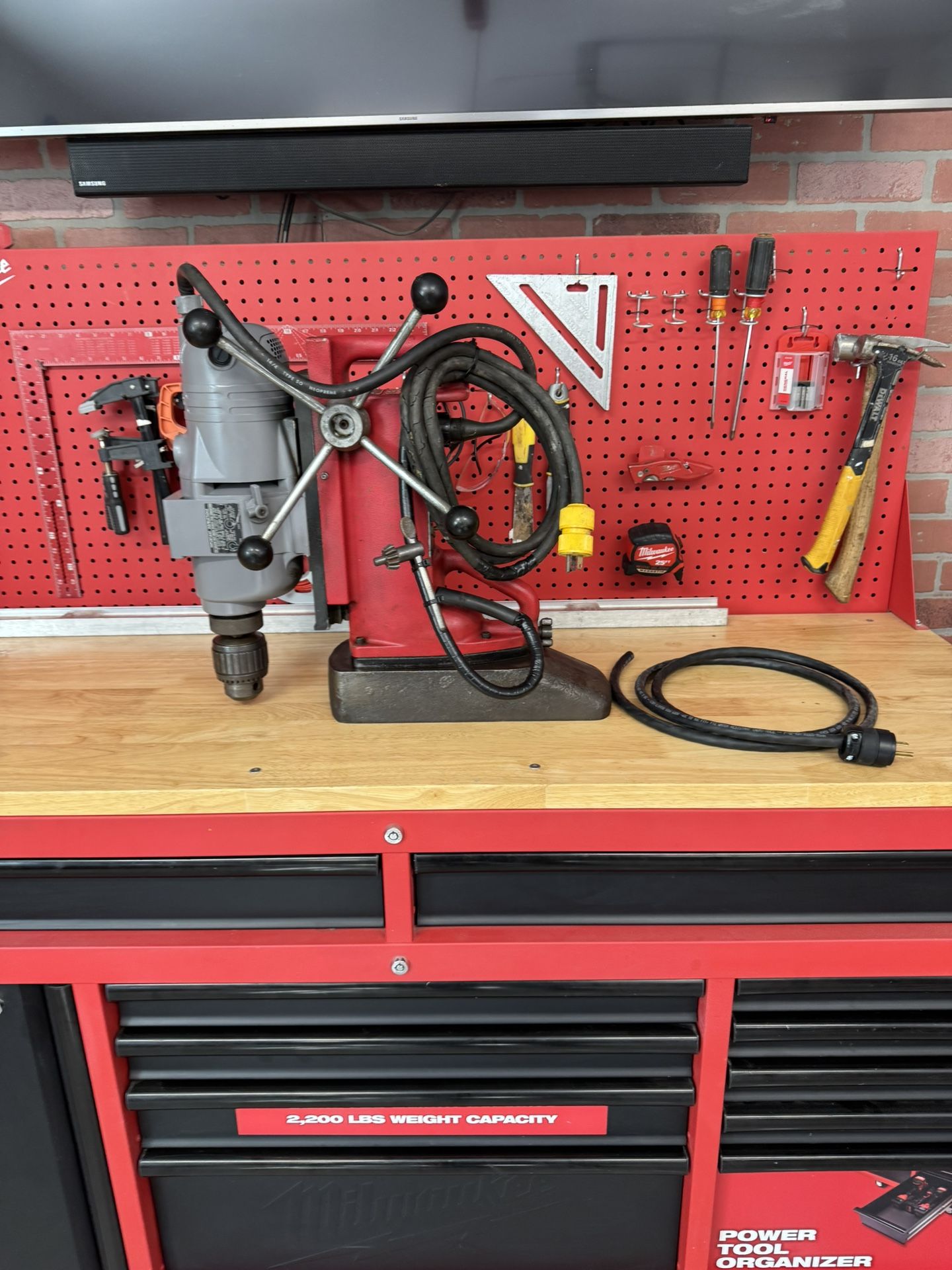 Milwaukee Magnetic Drill